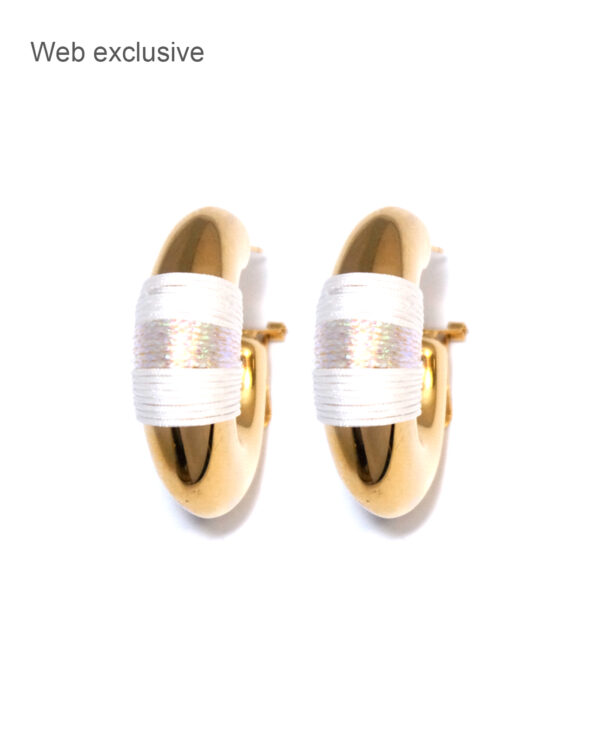 Valerie Cord witte creolen van Juli Dans Jewels