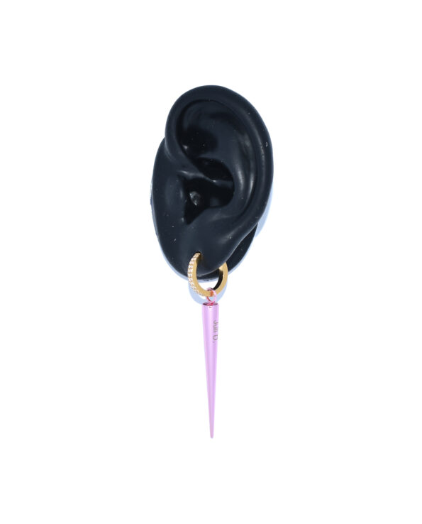 Roze lange oorbel met een ingelegde ring van Juli Dans Jewels