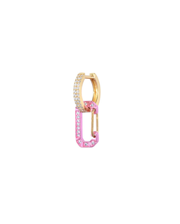 Mini Bonne roze oorbel van Juli Dans Jewels aan de bovenkant ingelegd met steentjes
